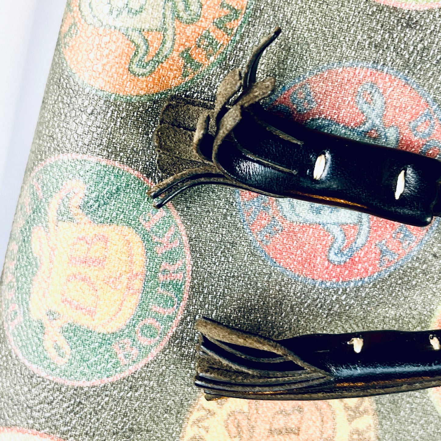 vintage Dooney & Bourke Donegal Signature Medallion purse handbag